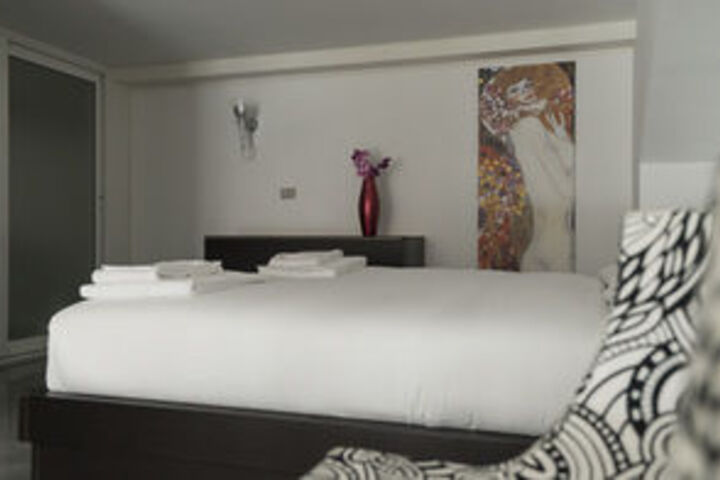 Room 14 of 24