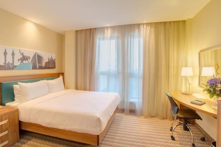 Room 6 of 37