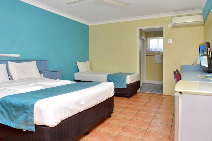 Room 3 of 21