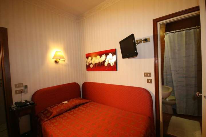 Room 13 of 52