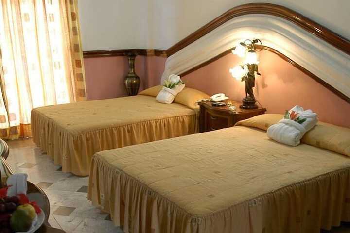 Room 6 of 36