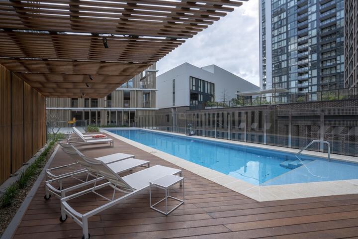 Pool 10 of 19