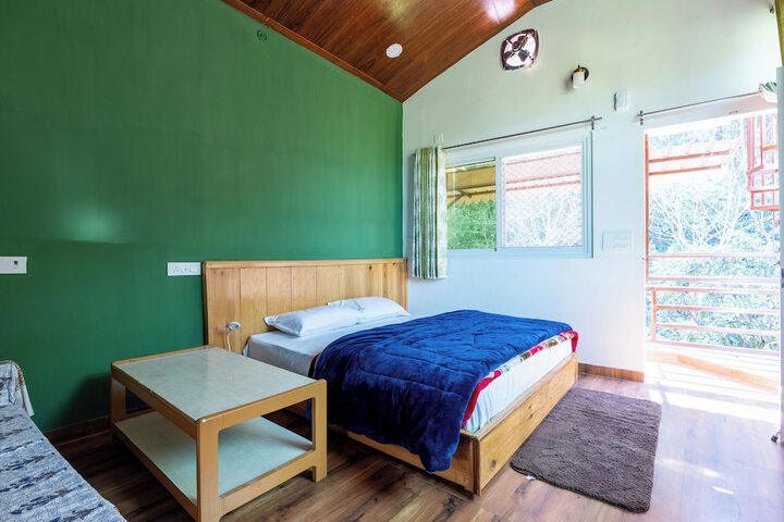 Room 12 of 33