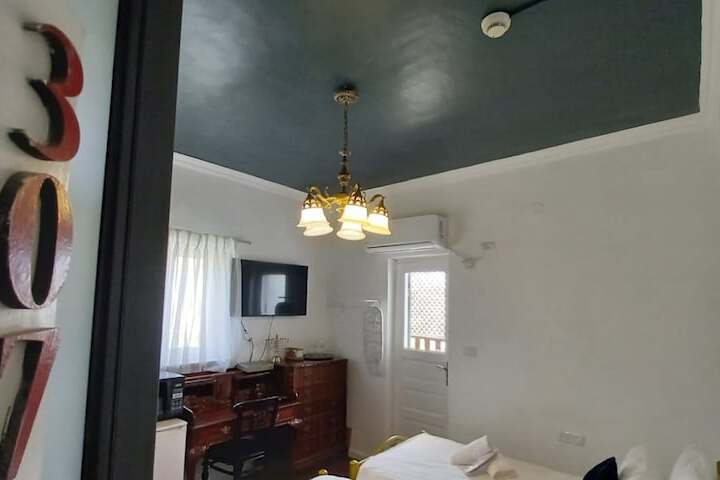 Room 83 of 166