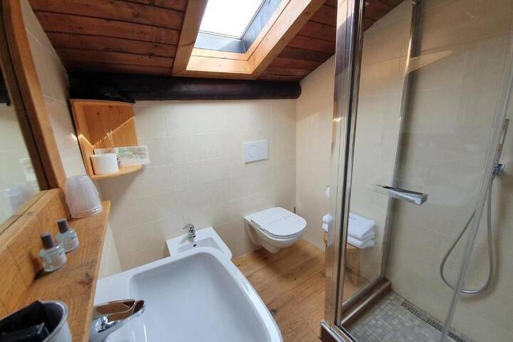 Room 20 of 34