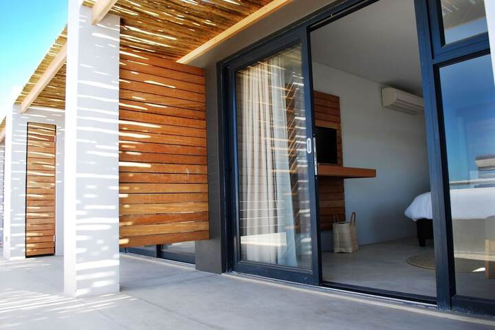 Hotel Exterior 43 of 43