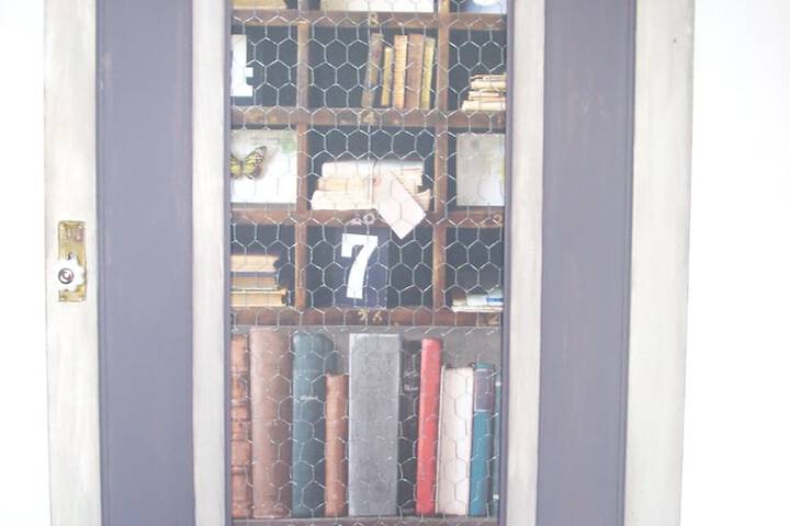 Room 3 of 111