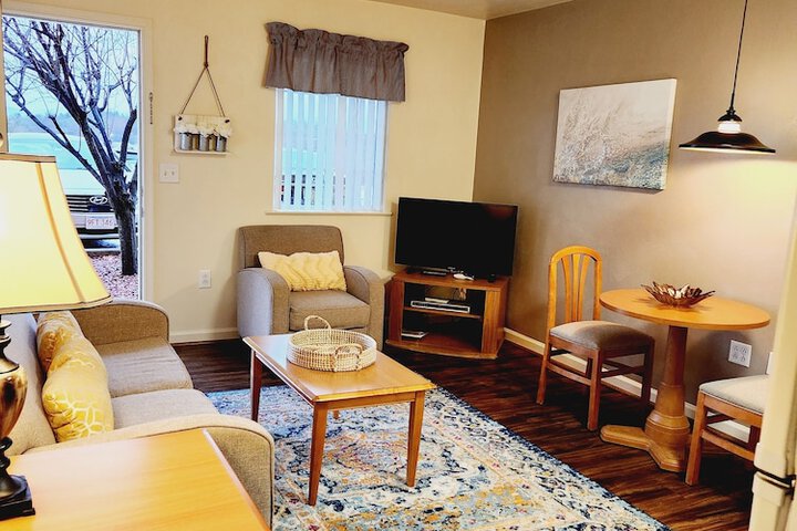 Room 12 of 66