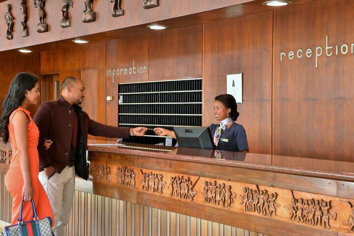 Check-in/check-out kiosk