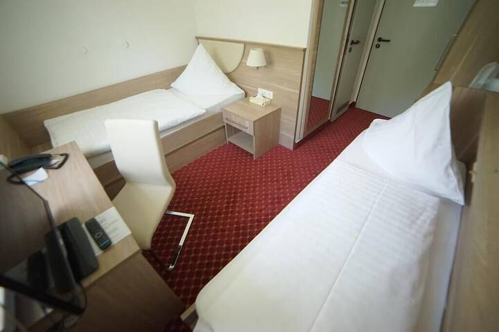 Room 7 of 31