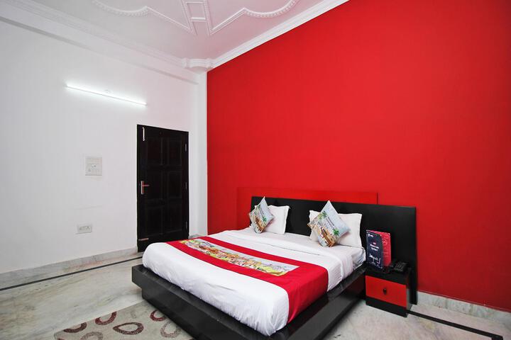 Room 3 of 9