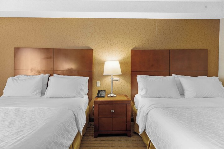 Room 4 of 35