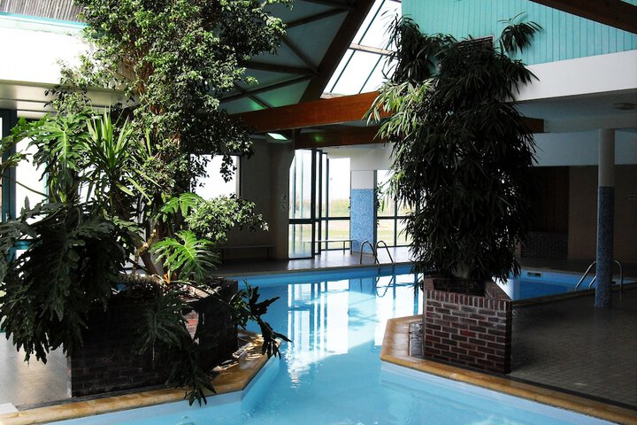 Hotel with Pool