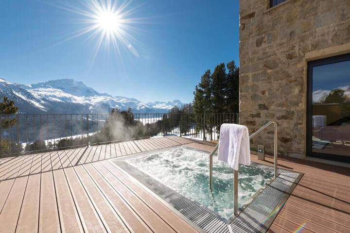 Hot tub