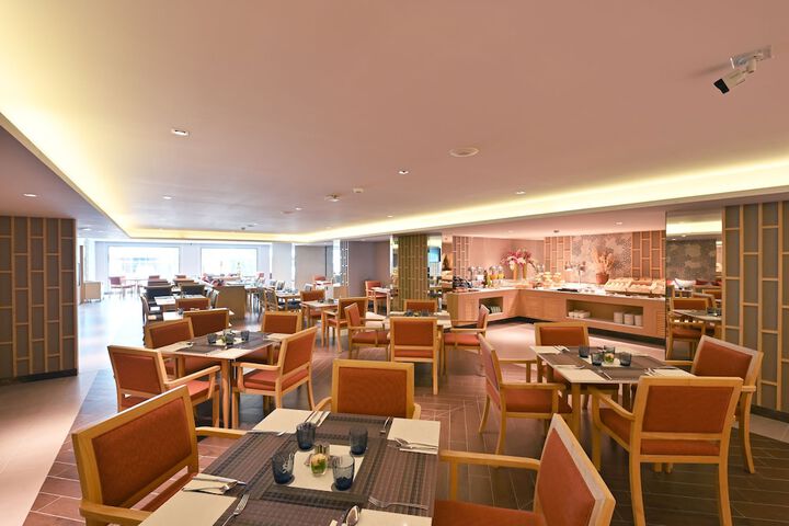 Dining 136 of 165