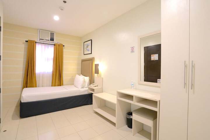 Room 42 of 81