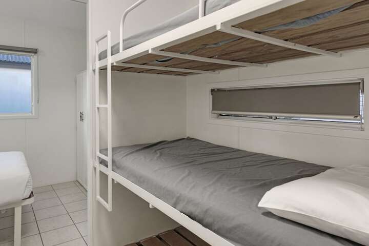 Room 4 of 94
