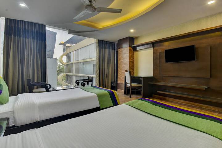 Room 13 of 31