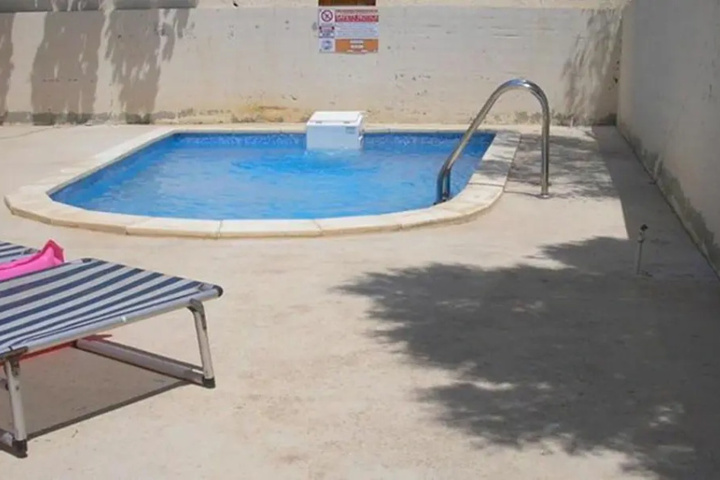 Pool 6 of 9