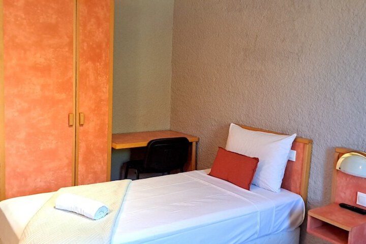 Room 9 of 44