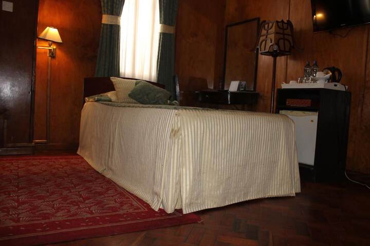 Room 15 of 43