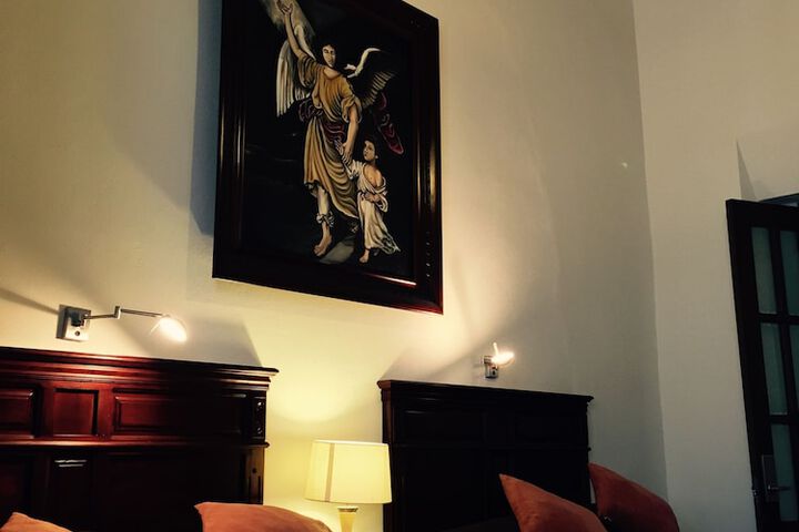 Room 13 of 43