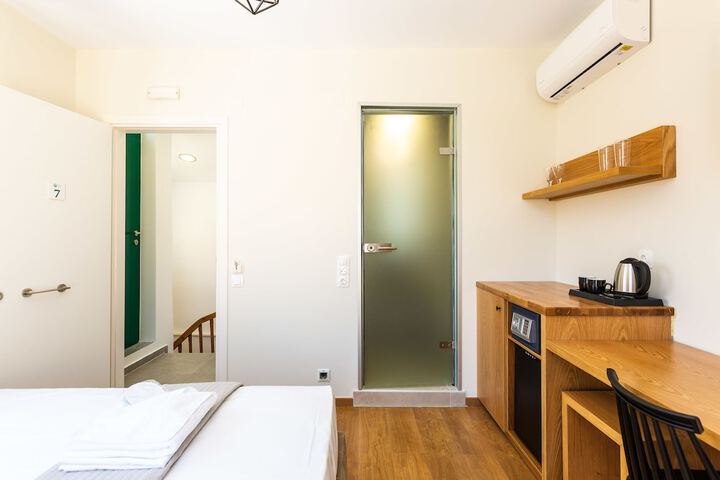 Room 9 of 78
