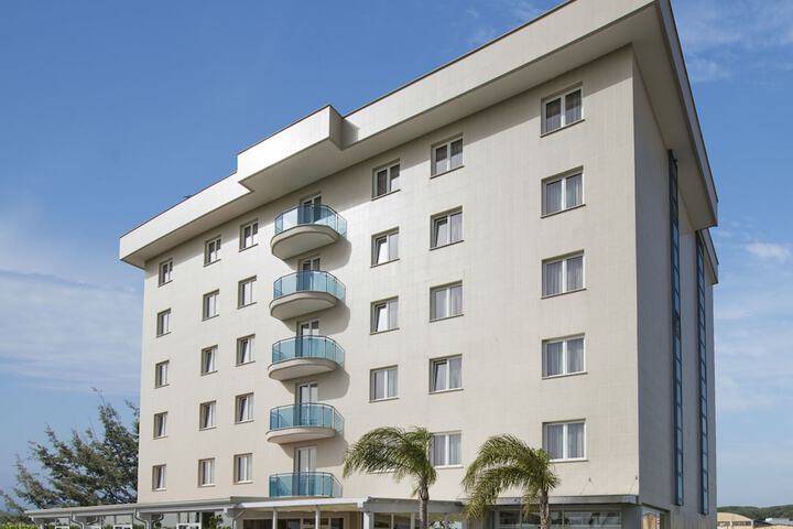 Hotel 79 of 87