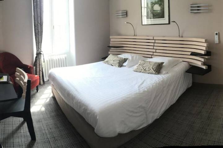Room 14 of 40