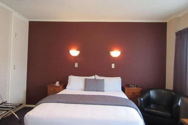 Room 10 of 52