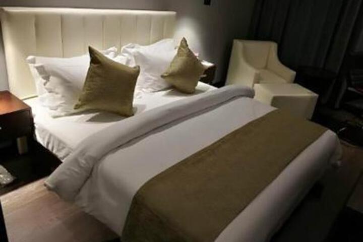 Metropolo Jinjiang Hotel (Caohejing Wuzhong Road)
