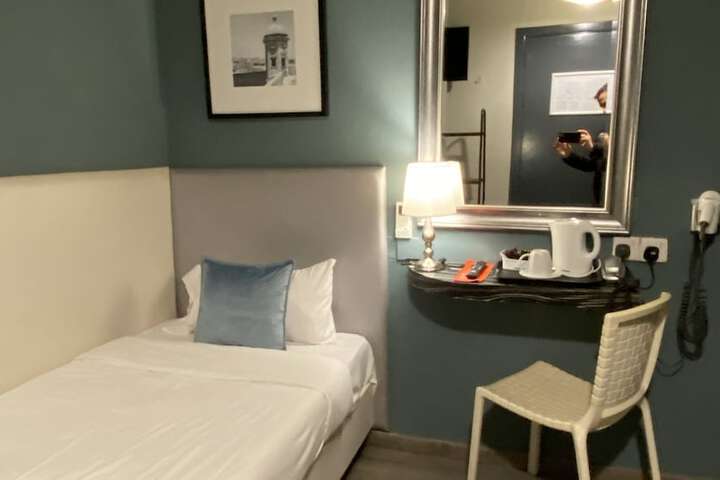 Room 35 of 87