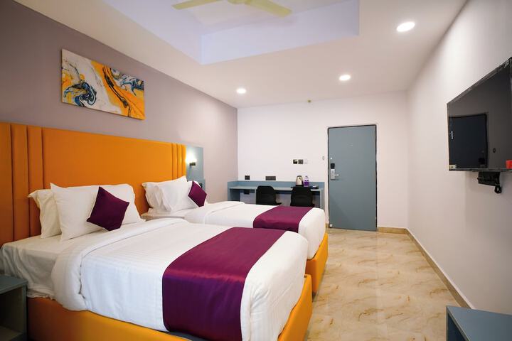 Room 5 of 15
