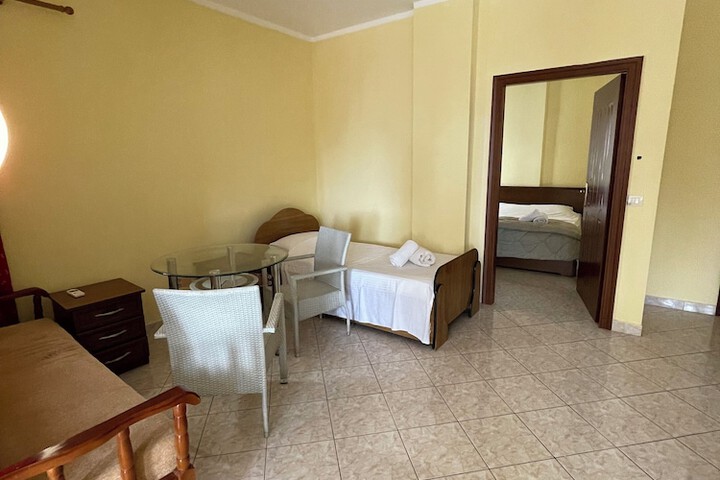 Room 5 of 31