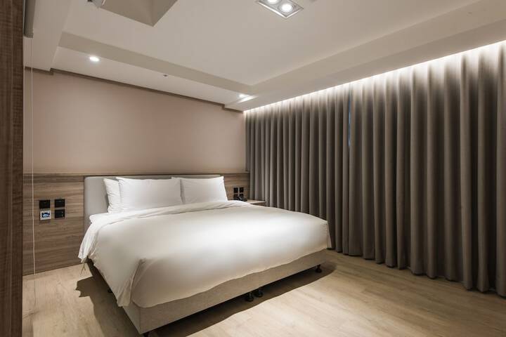 Room 27 of 145