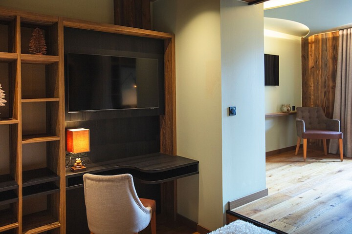 Room 33 of 89