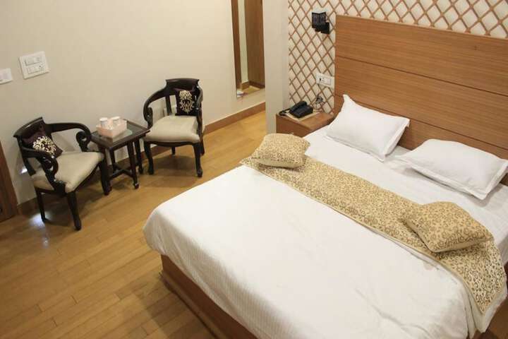 Room 7 of 42
