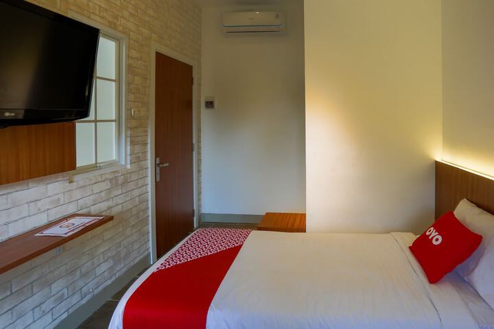 Room 10 of 33