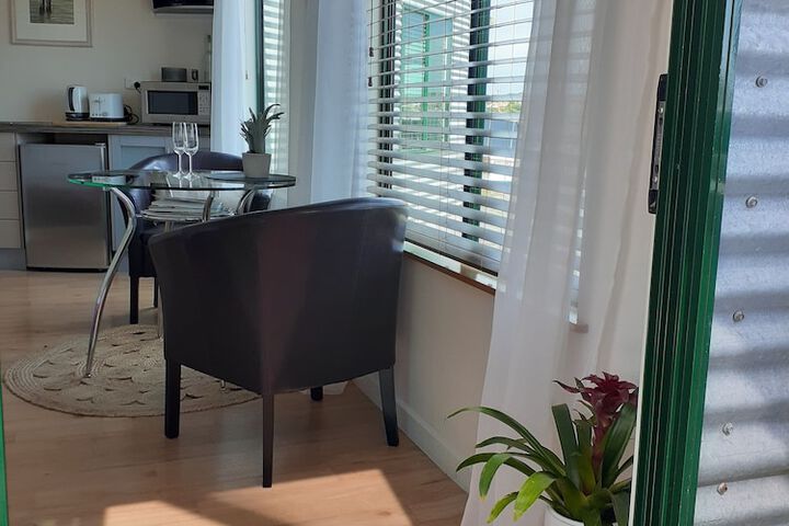 Room 9 of 33