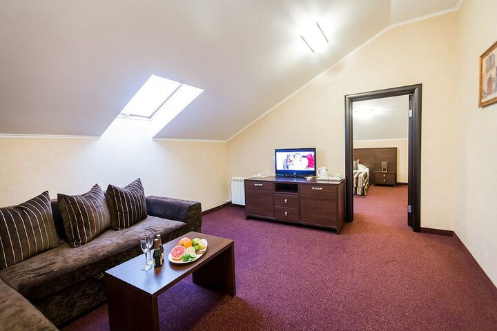 Room 52 of 85