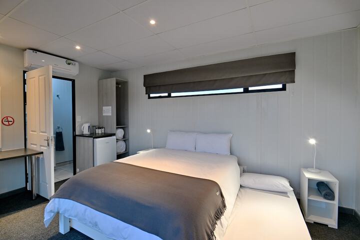 Room 10 of 26