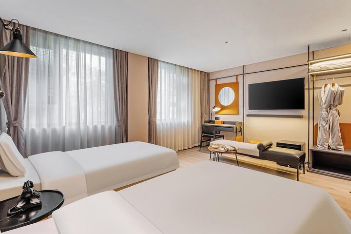 Room 20 of 101