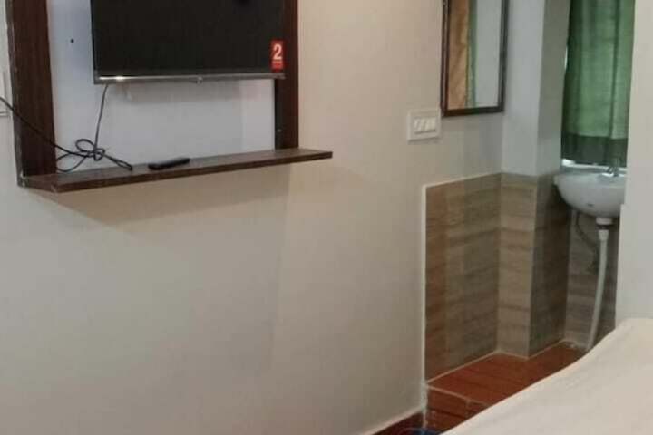 Room 3 of 13