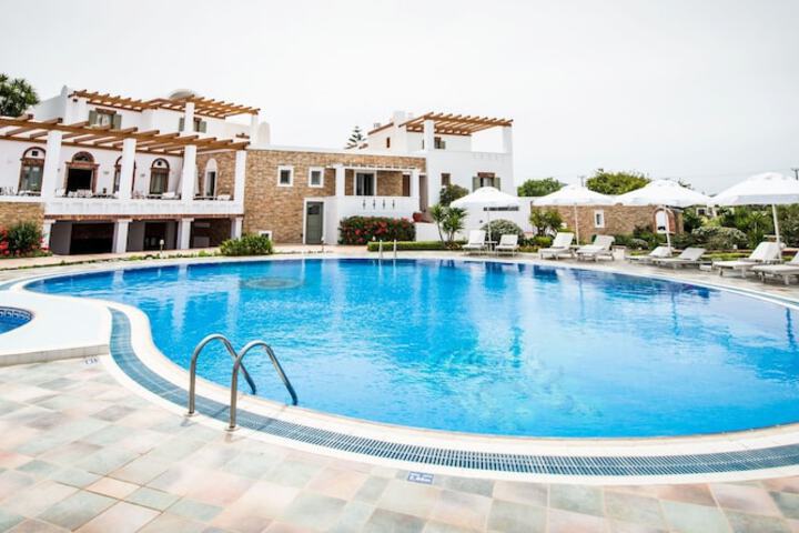Hotel with Pool