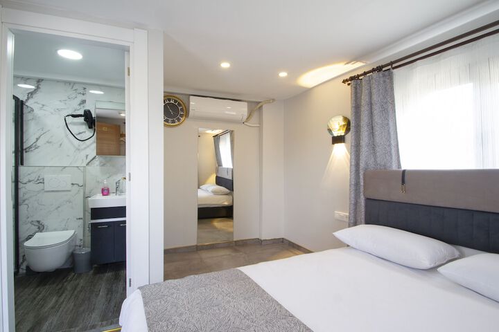 Room 3 of 51