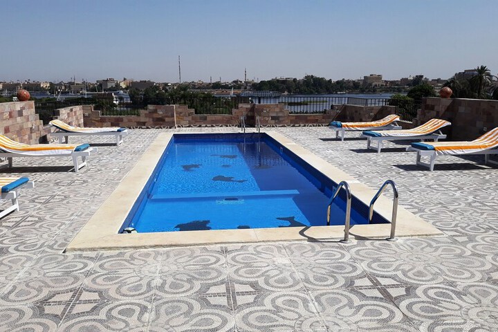 Pool 61 of 83