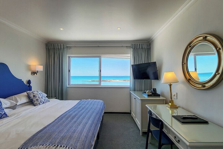 Room 27 of 62