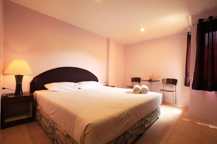 Room 9 of 23
