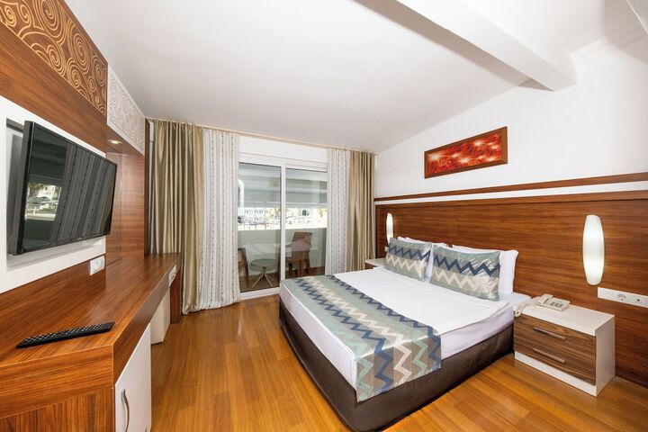 Room 6 of 48