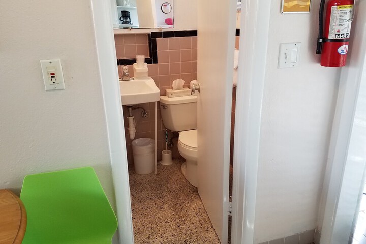 Room 181 of 218